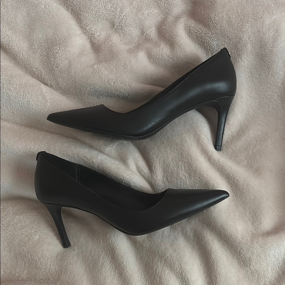 Michael Kors Alina Flex Pumps